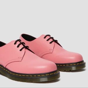 Dr. Marten pink smooth leather low